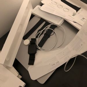 Apple Watch series 3, 42mm case, space grey,5sport